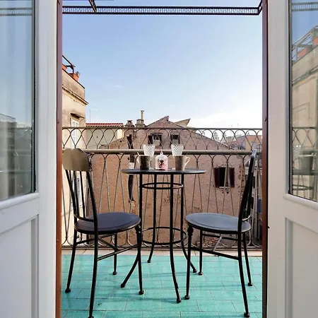 Della Croce Luxury Guest house 2*