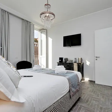 Della Croce Luxury 2* Rome