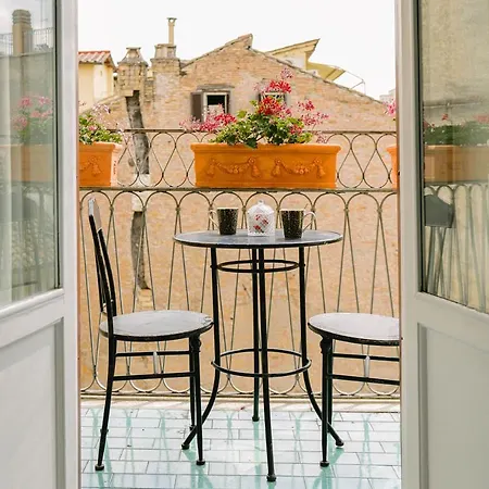 Della Croce Luxury 2* Roma