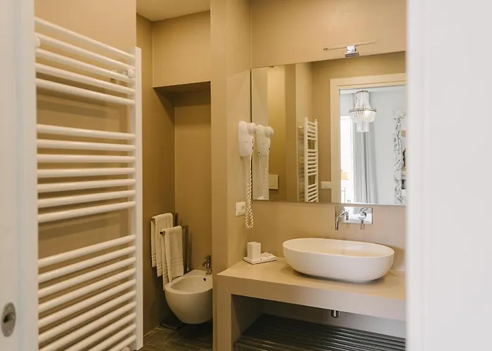 Della Croce Luxury 2* Rome