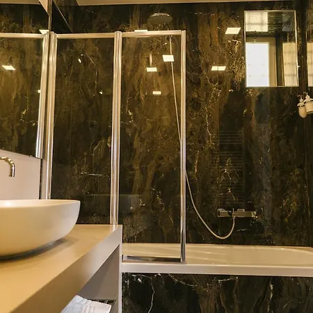 Konukevi Della Croce Luxury Roma
